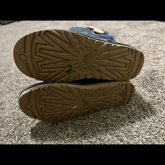 Authentic UGGS - Picture 3 of 3